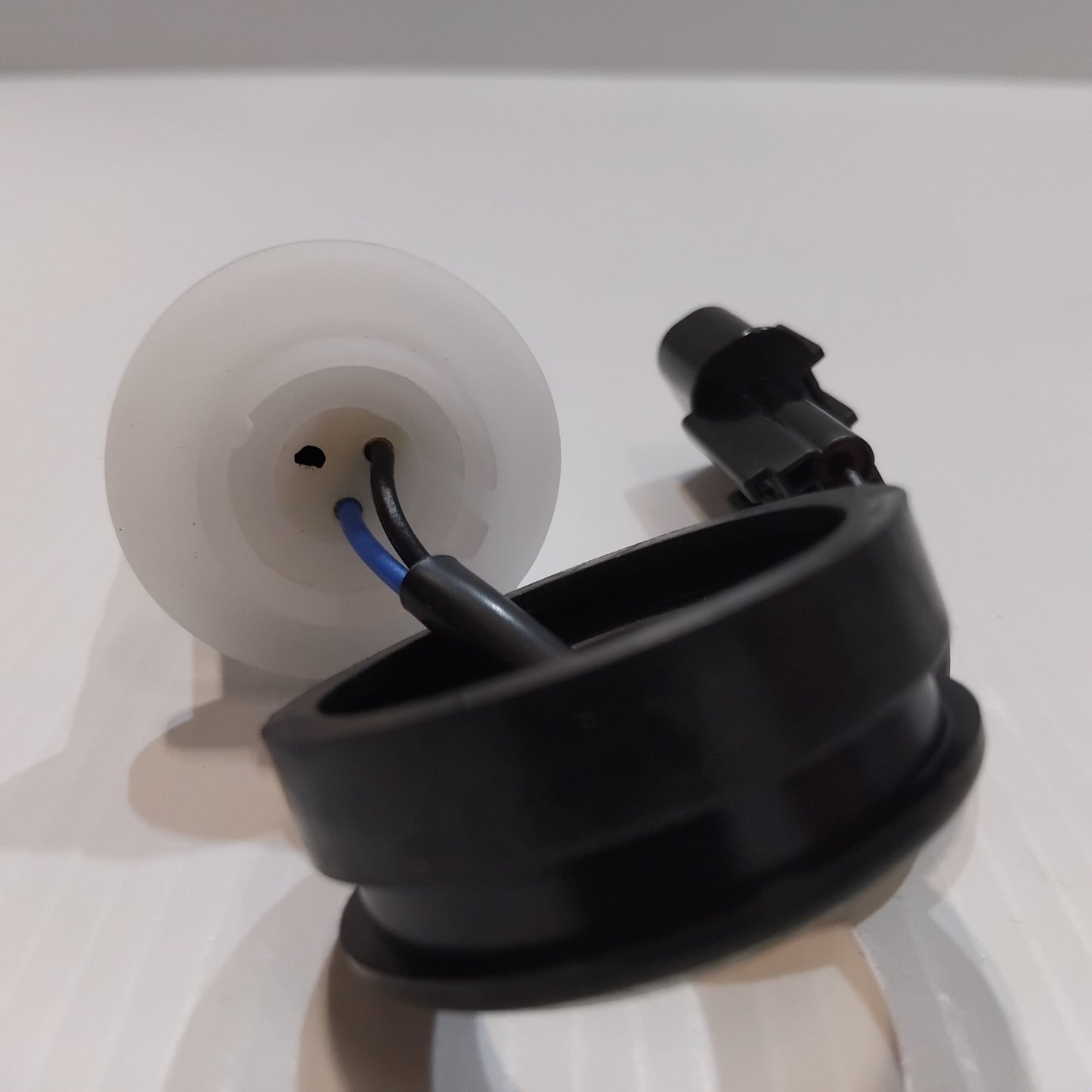 Genuine Windshield Fluid Level Switch - Kia Rio 2011-2017 | 985201W000