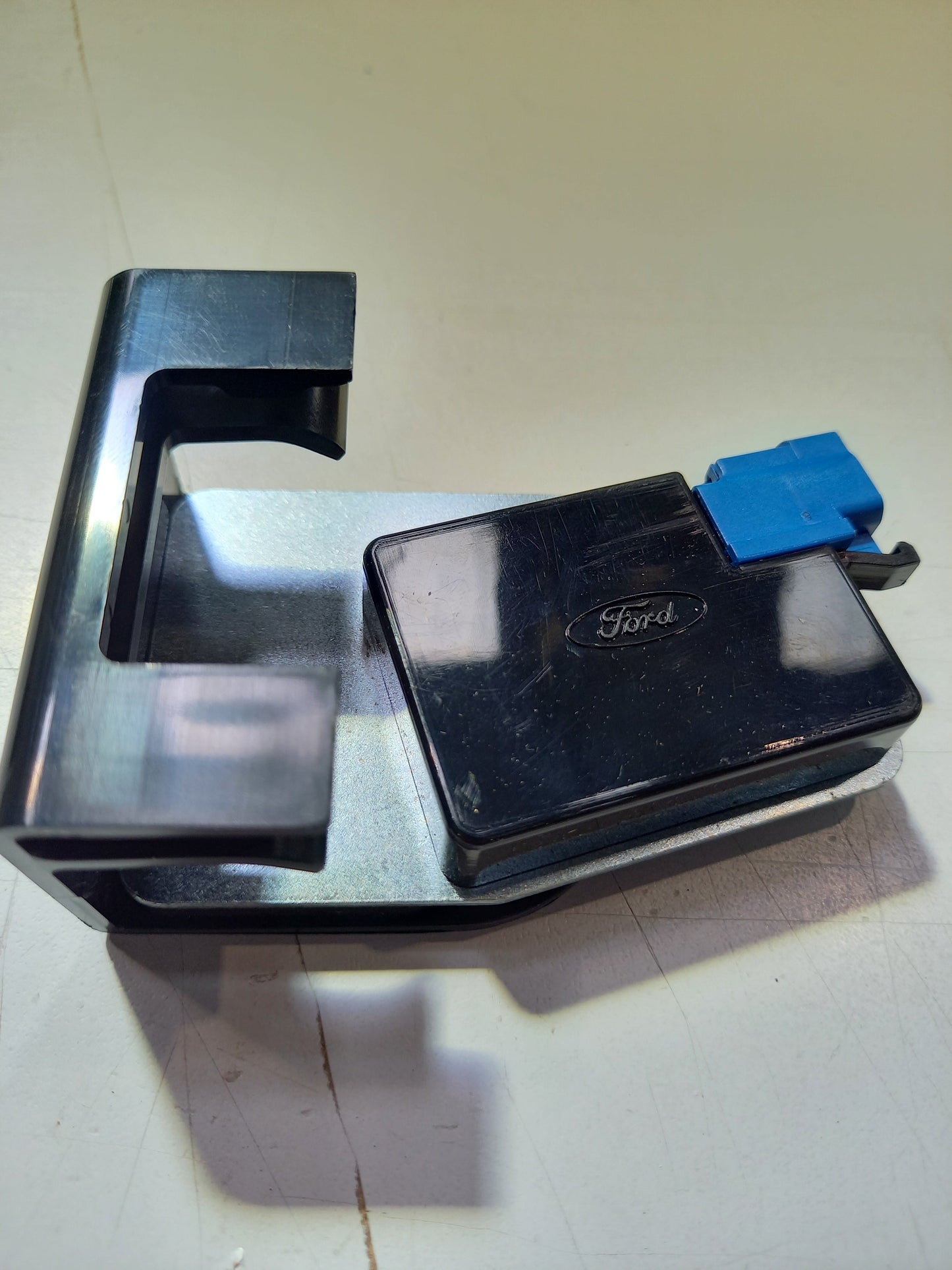 Genuine Ford Aerial Assy - Gps | 2085036