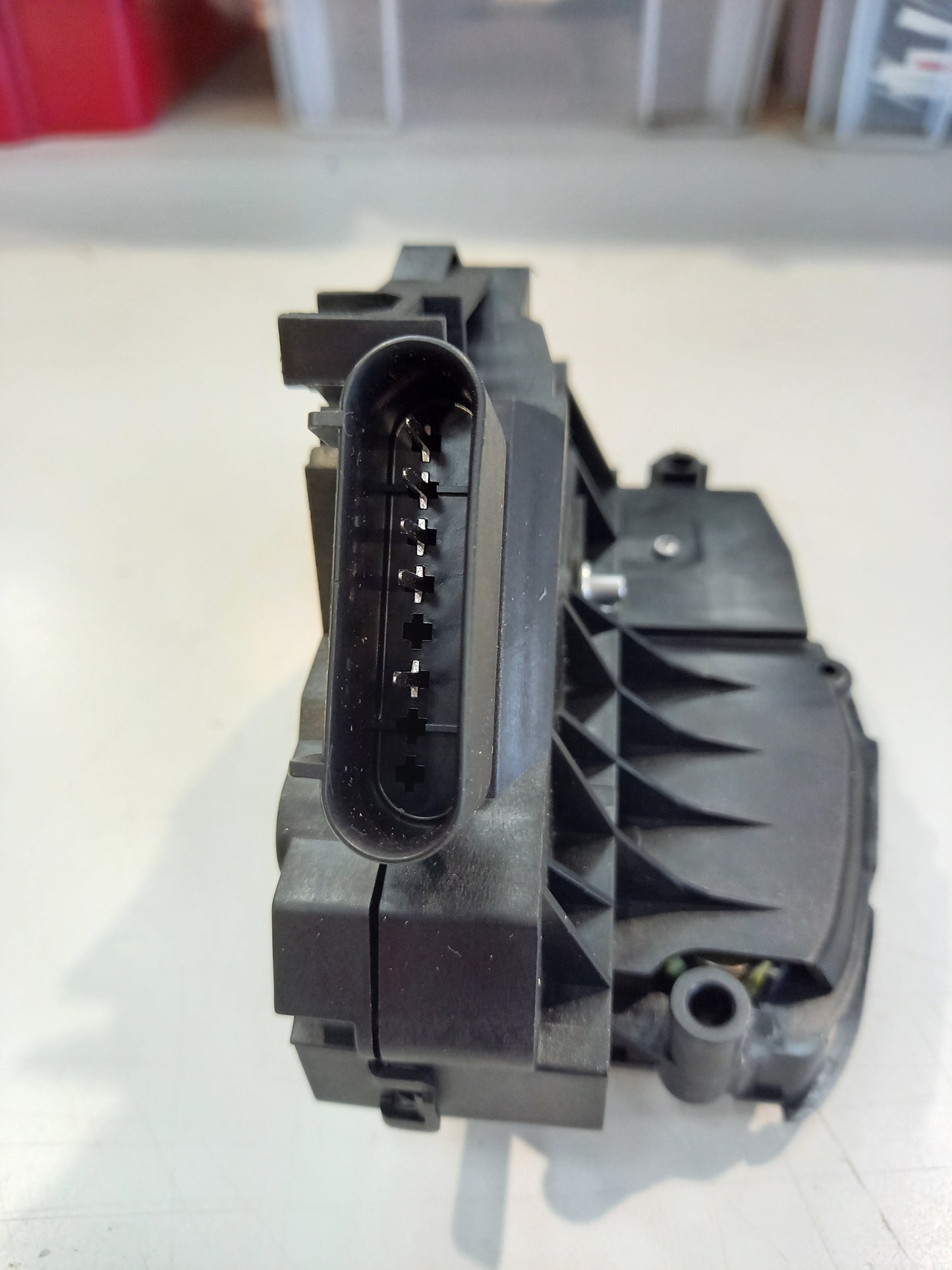 Genuine Rear Left Lock - Ford Ranger 2011- | 1733691