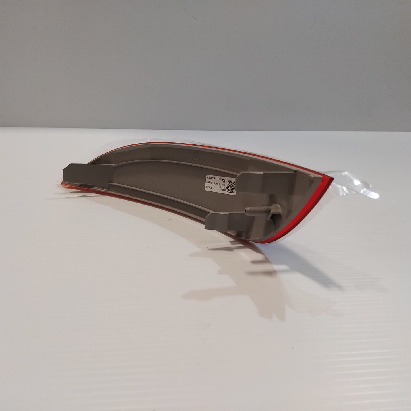 Genuine Rear Right Reflector - Ford Focus CEW 2014-2019 | 1858301