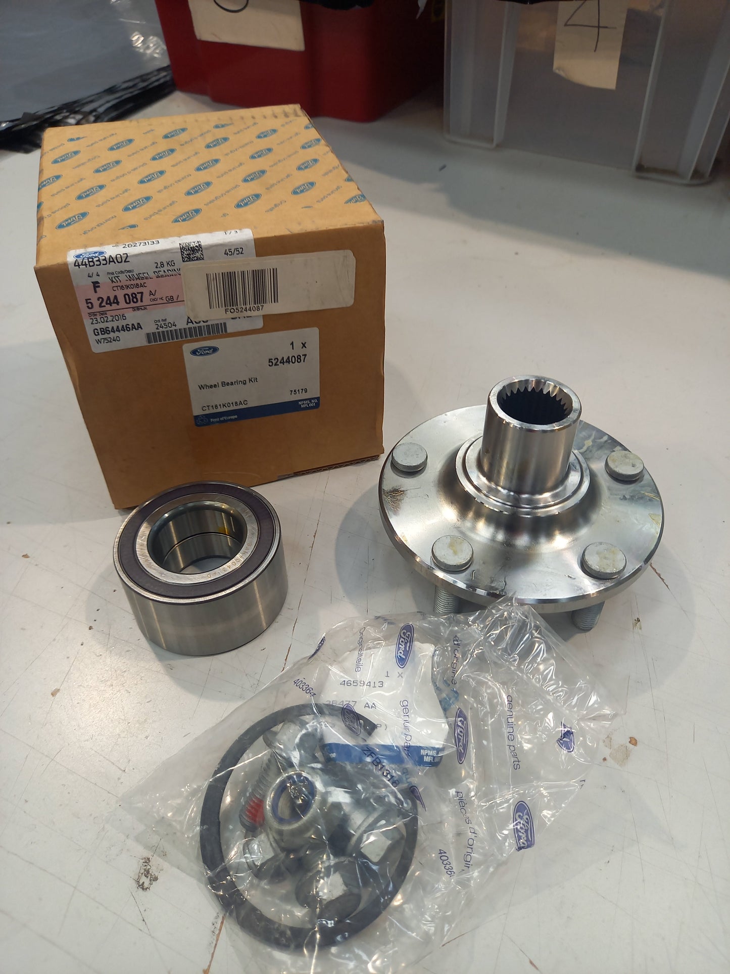 Genuine Ford Kit - Wheel Bearing Repair | 5244087
