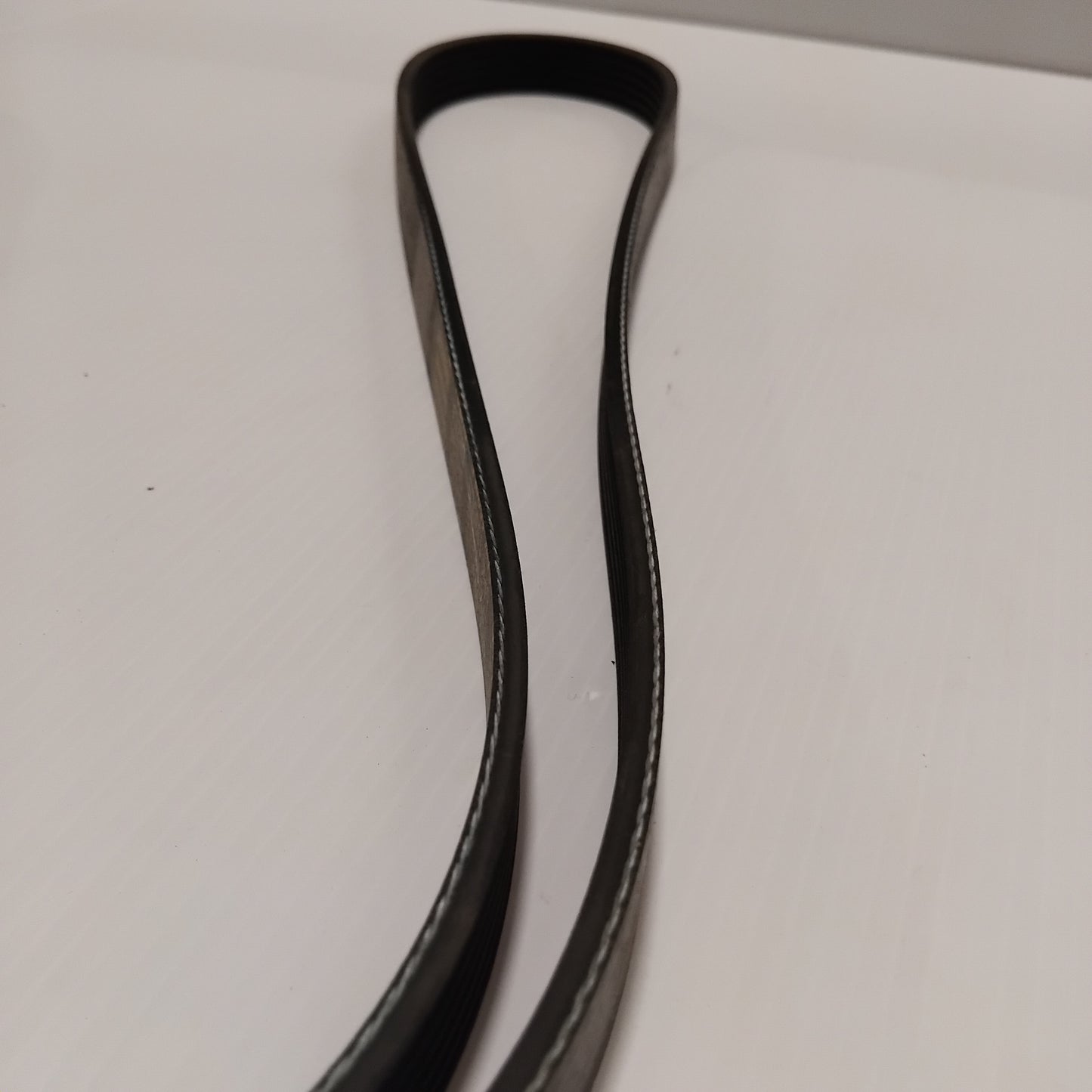 Genuine Alternator V-Belt - Ford Fiesta | 1004486