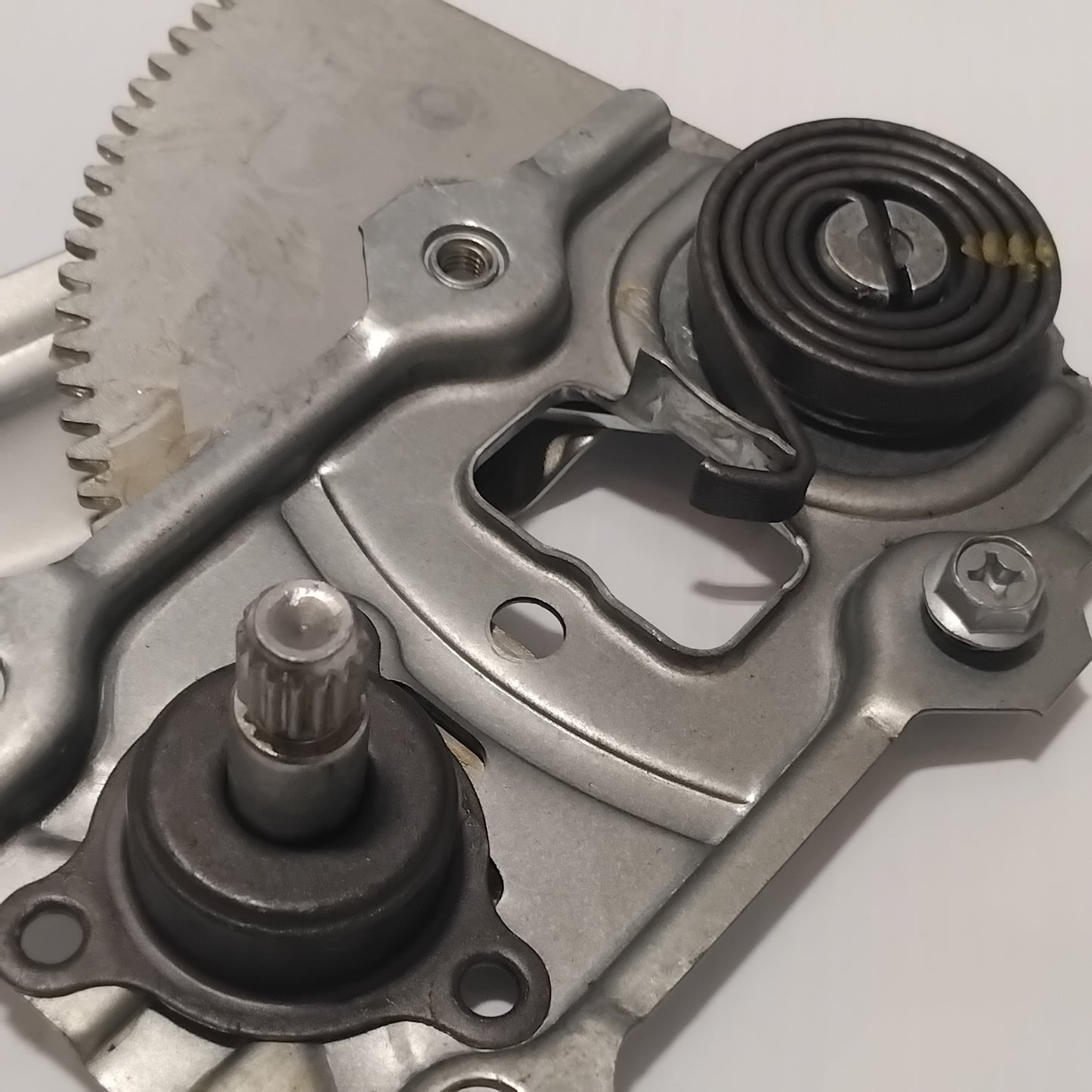 Genuine Suzuki Regulator Assy Window | 83510-62J00-000