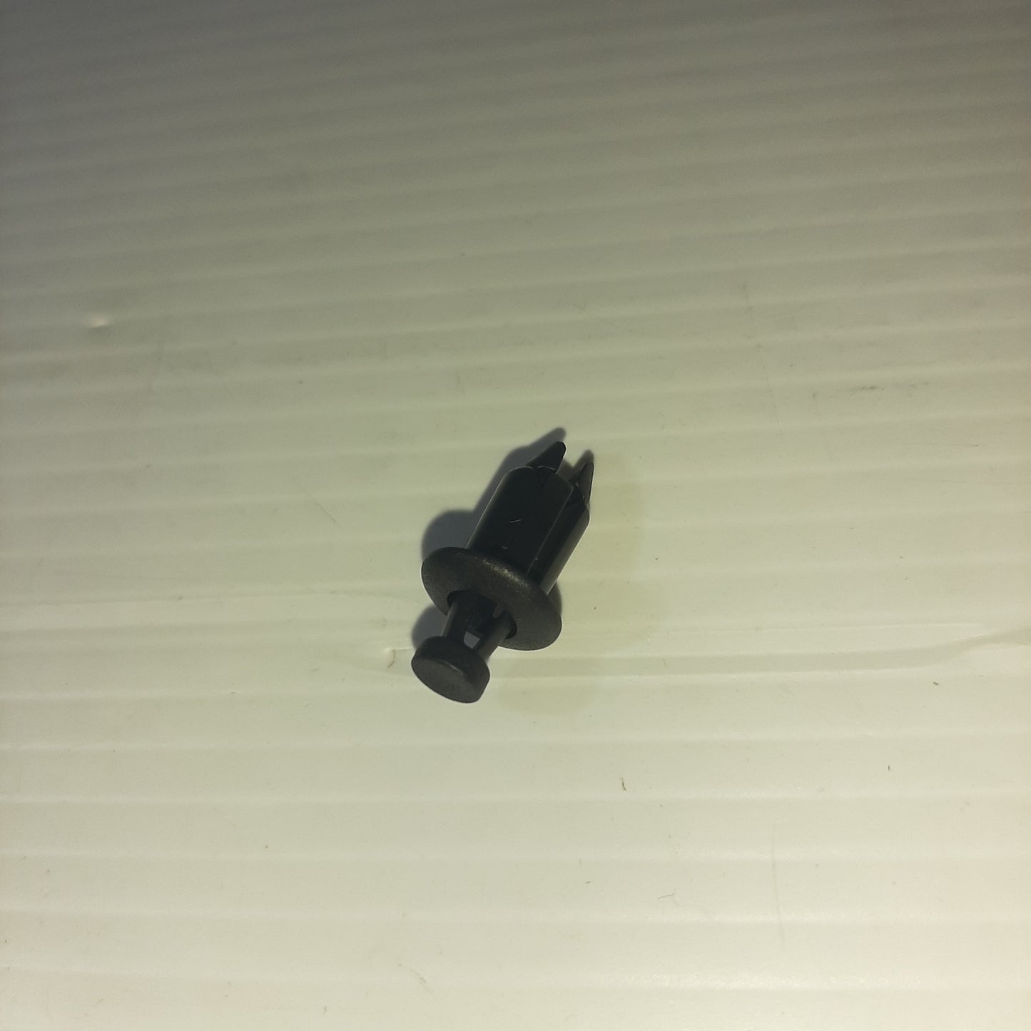 Genuine Ford Fastener | 6738091