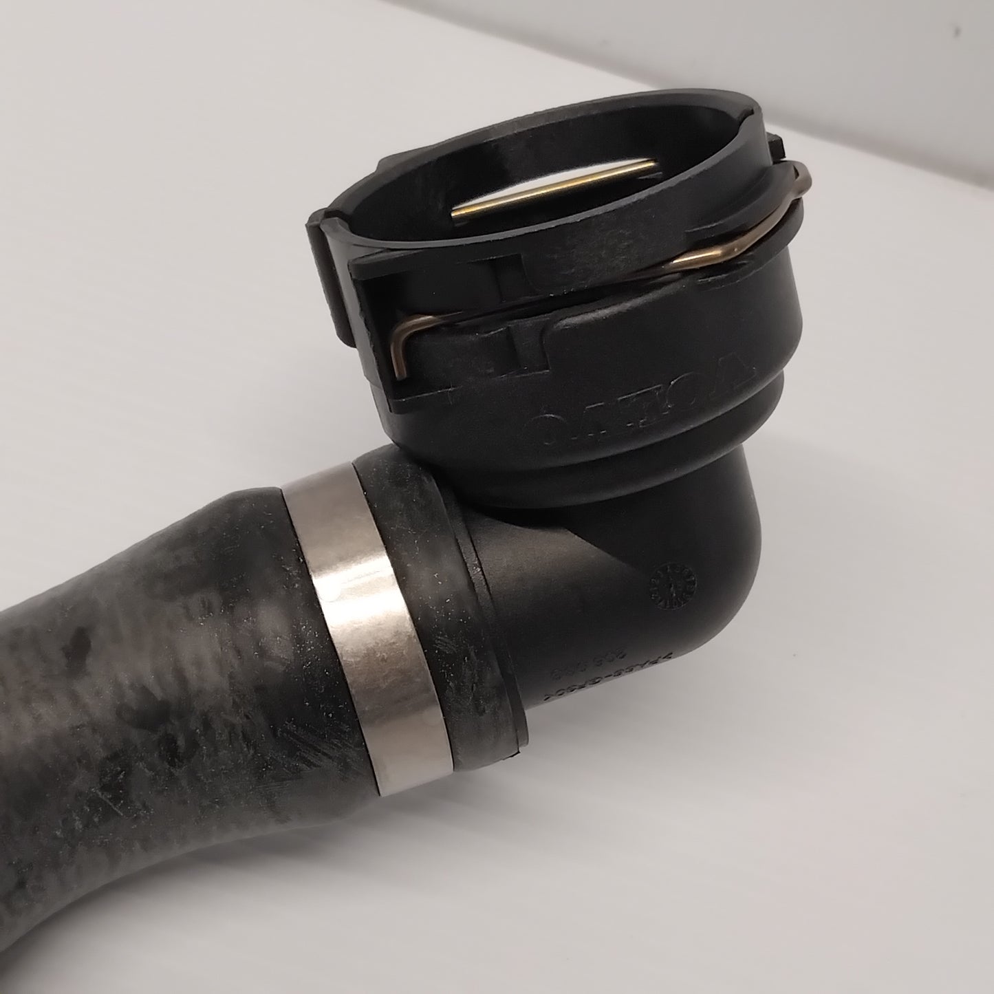 Genuine Volvo Radiator Hose | 31338597