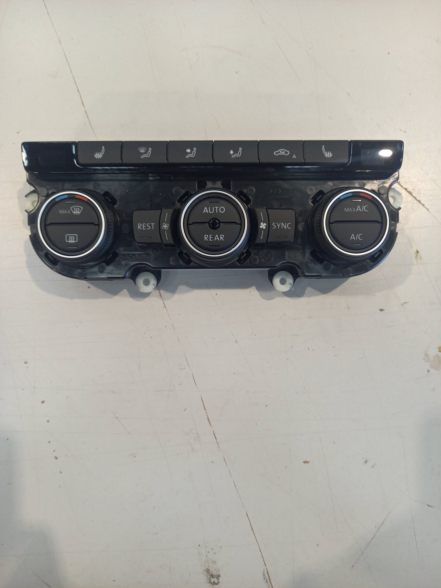 Genuine SEAT Disp.Unit | 7N0907044ATZJU