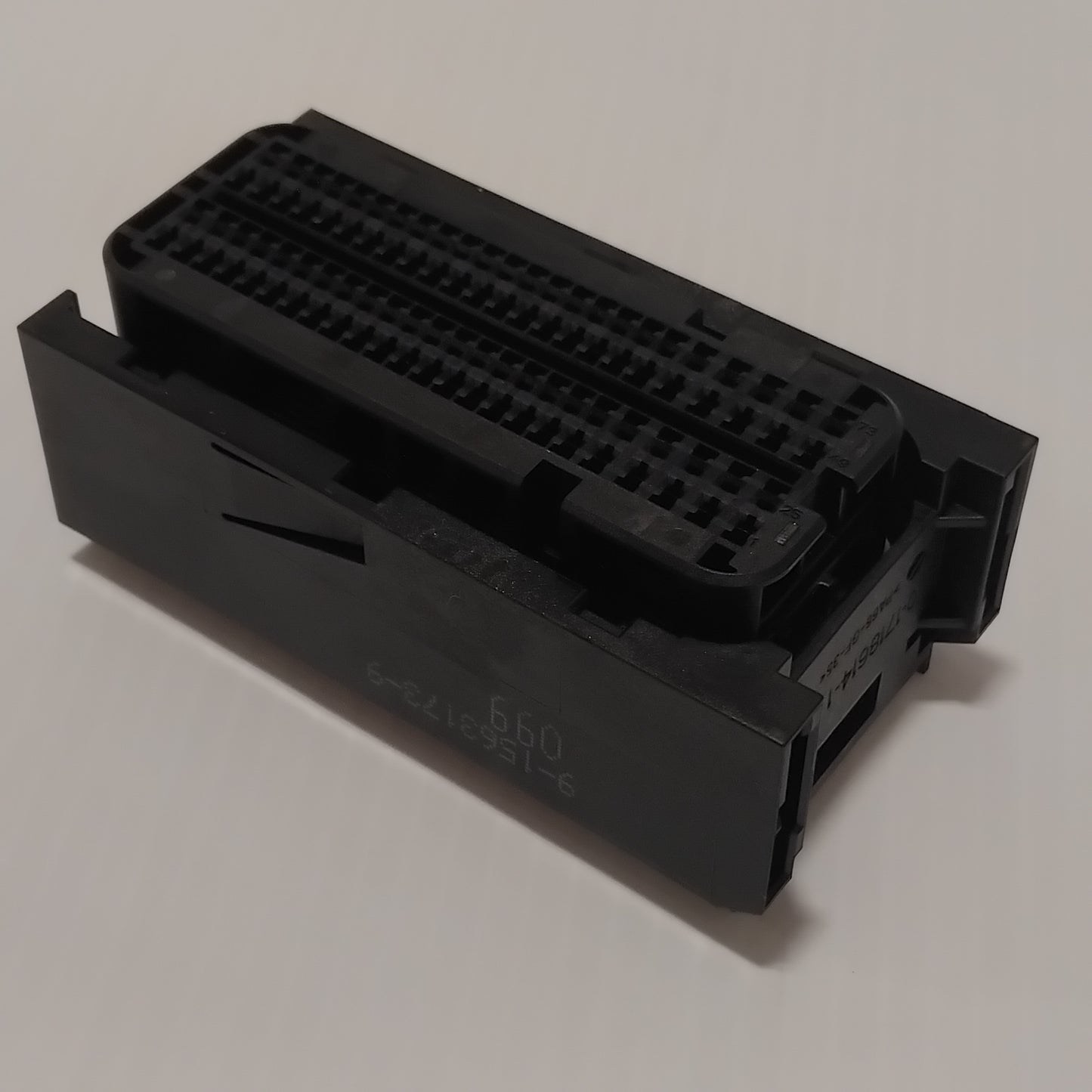 Genuine Volvo Receptacle Housing | 31268291