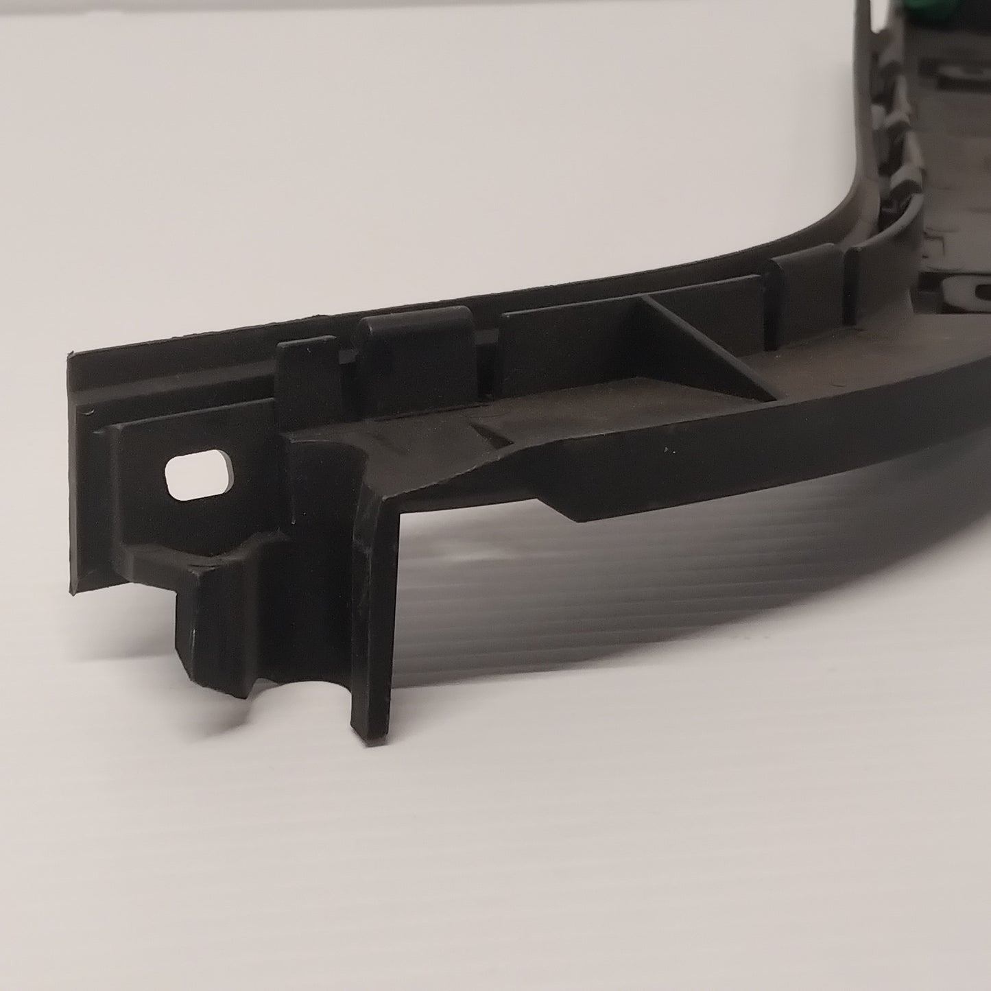 Genuine Volvo Bracket | 31290702
