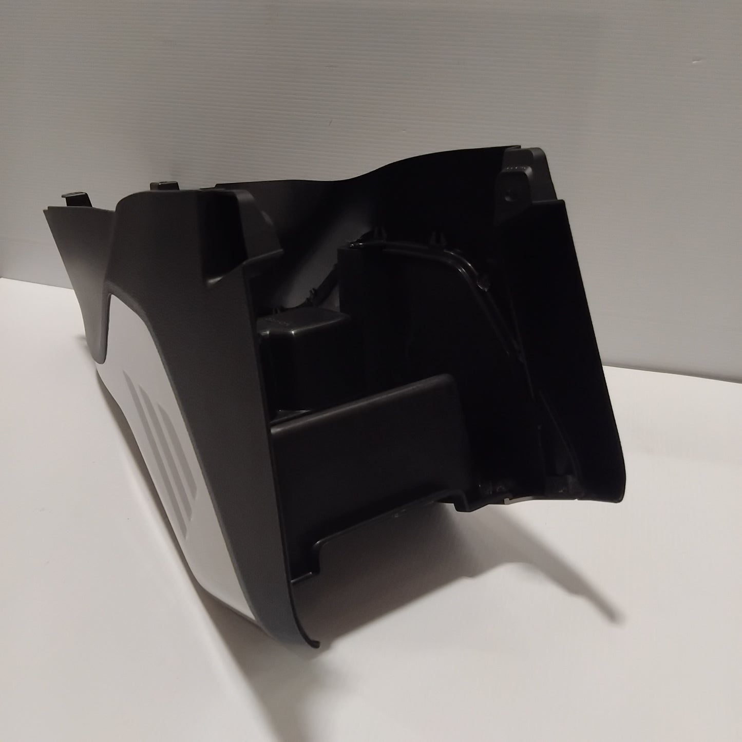 Centre Console Trim - Suzuki Ignis 2017 - Red | 99231-62R00-ZNB