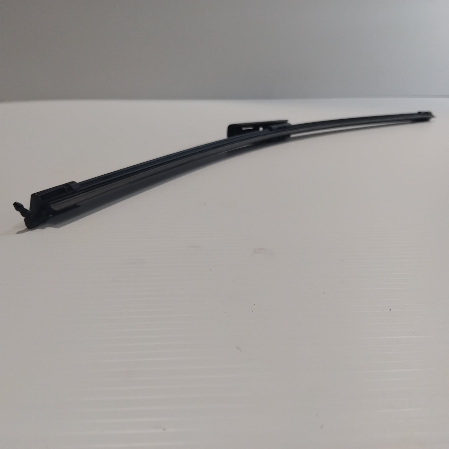 1x Genuine 24" Wiper Blade - Citroen C4 Cactus | 1611870780