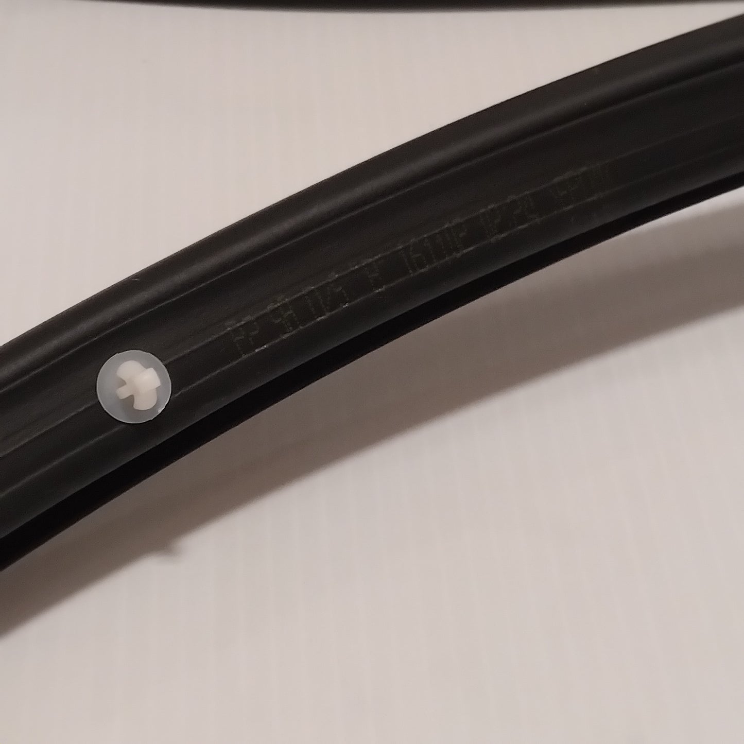 Genuine Kia W/Strip Assy-Fr Dr S | 8213007001