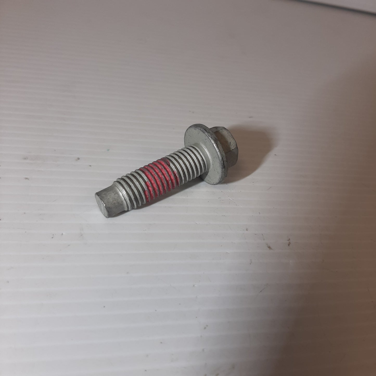 Genuine Ford Bolt | 2533093