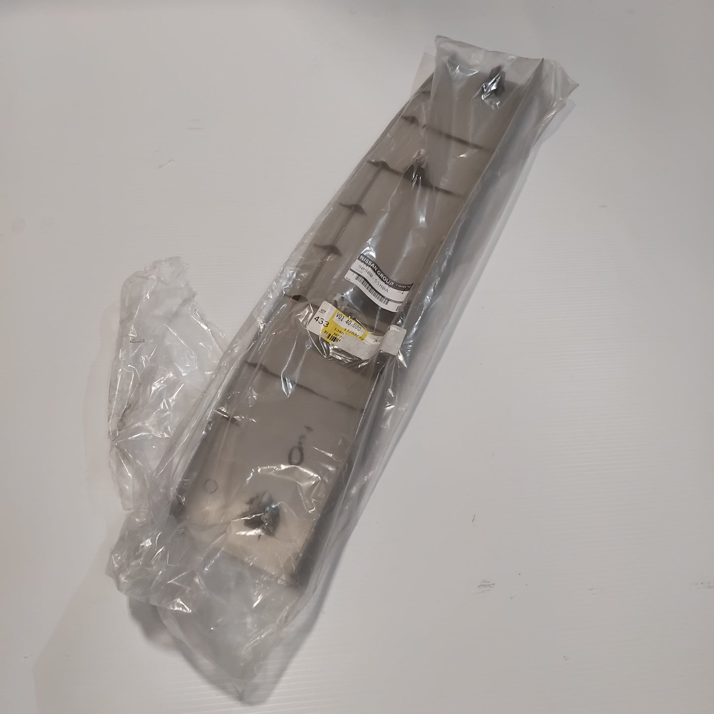 Genuine Rear Boot Finisher - Nissan Leaf 2017-2023 | 909005SH0A