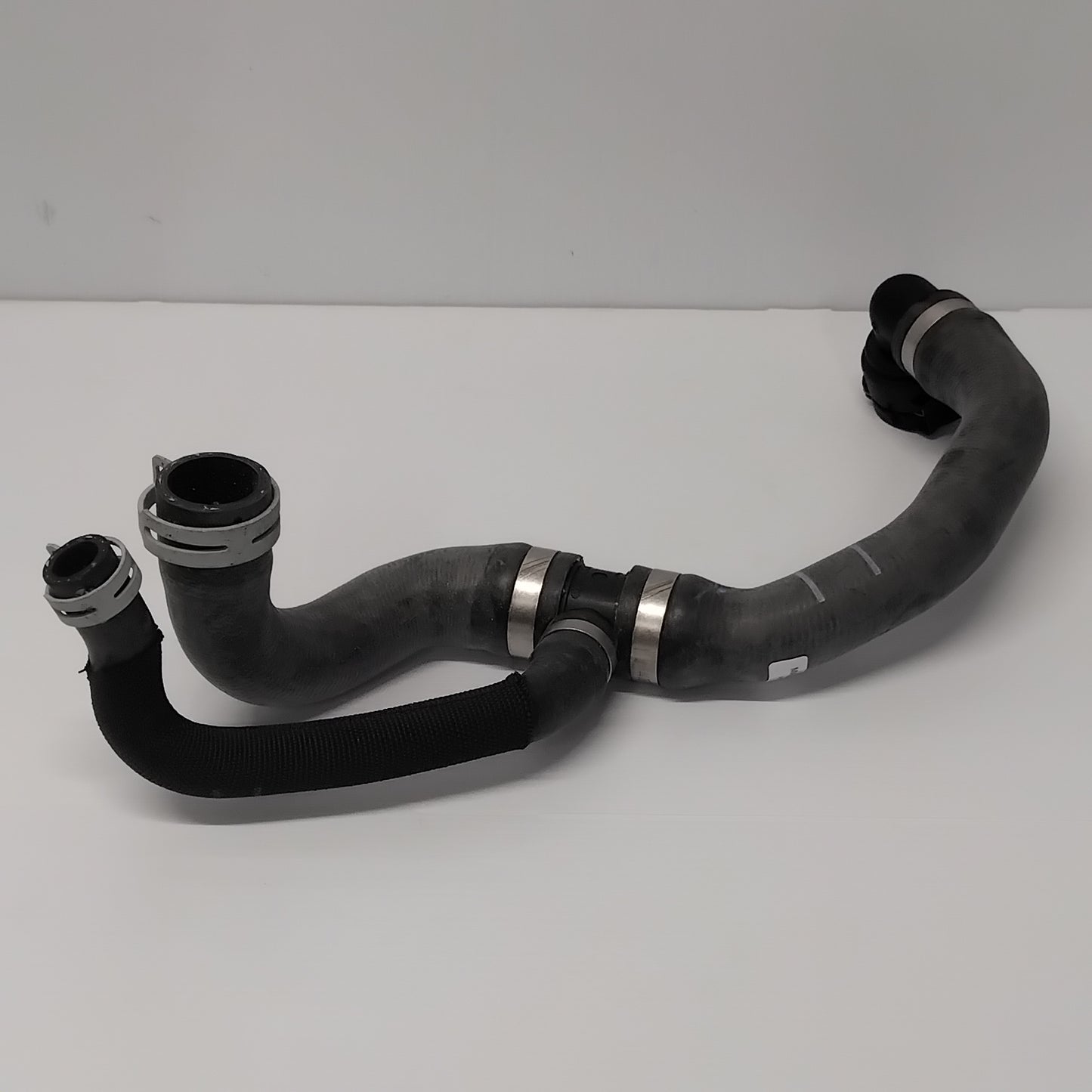 Genuine Volvo Radiator Hose | 31338597