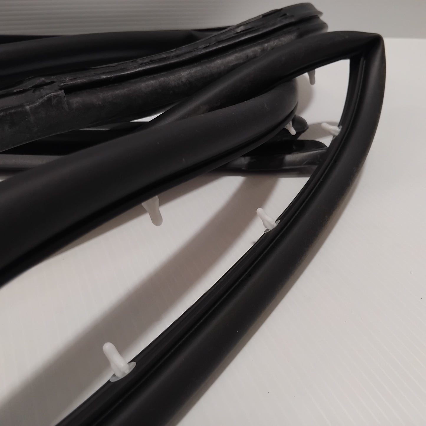 Genuine Kia W/Strip Assy-Fr Dr S | 8213007001