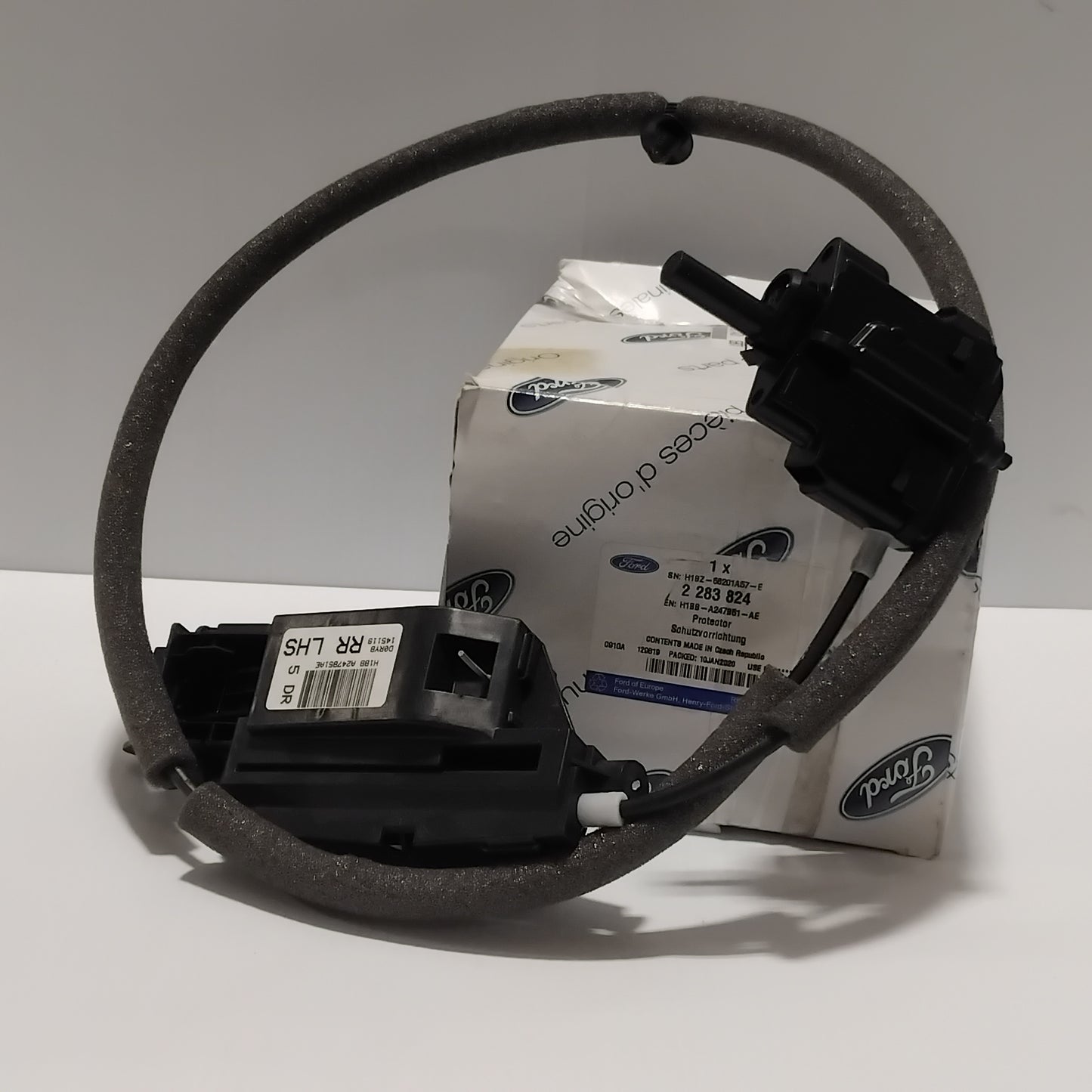 Genuine Ford Protector | 2283824