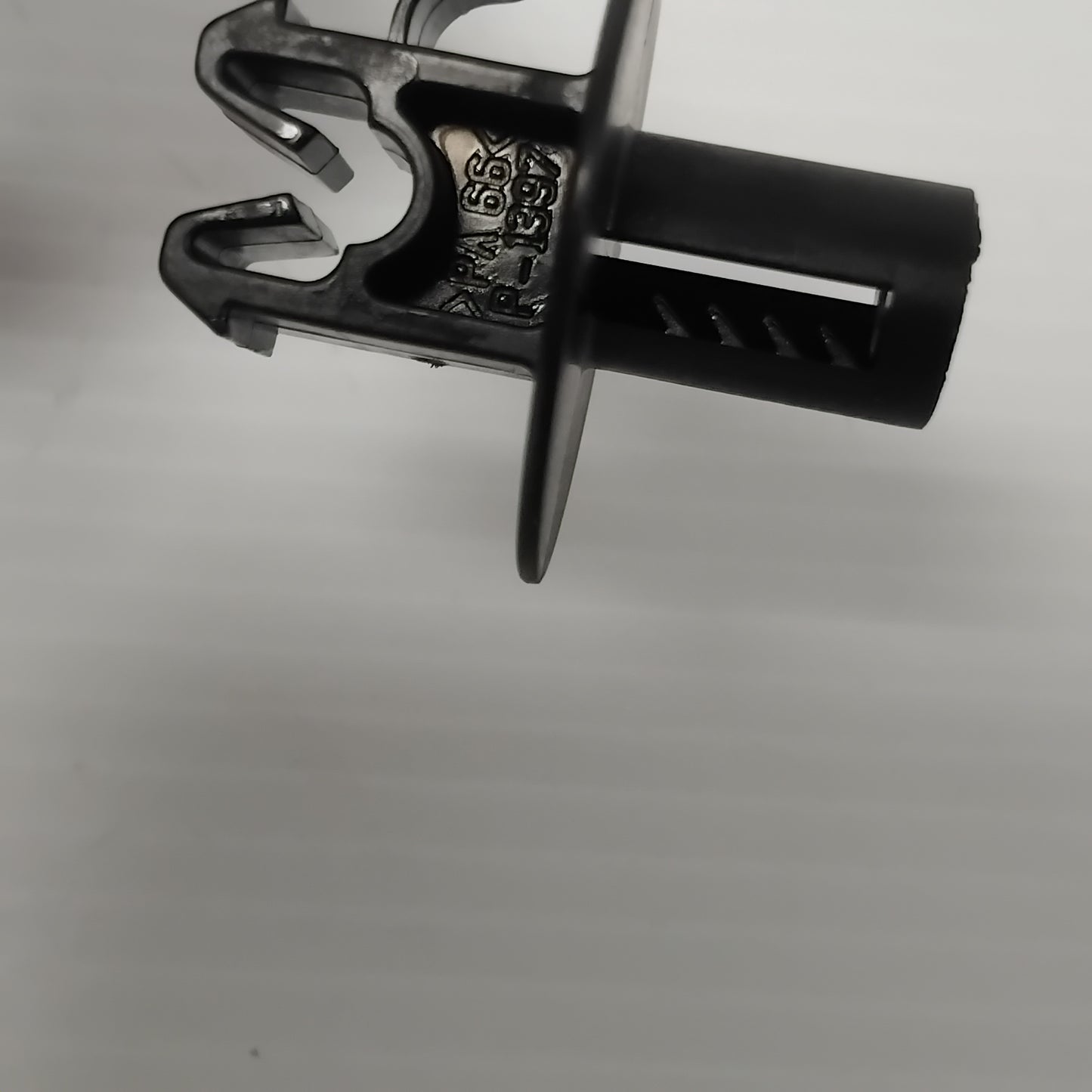 Genuine Ford Clip | 1564079