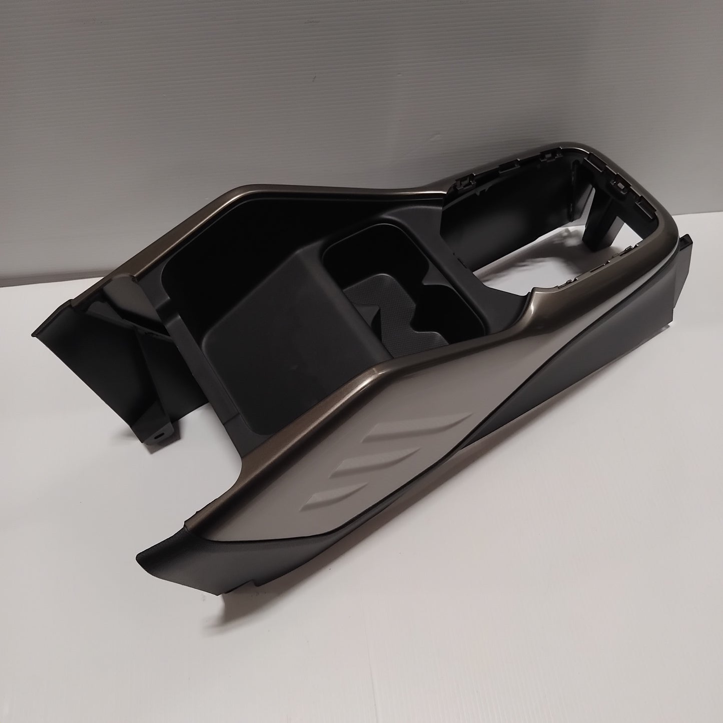 Centre Console Trim - Suzuki Ignis 2017 - Red | 99231-62R00-ZNB
