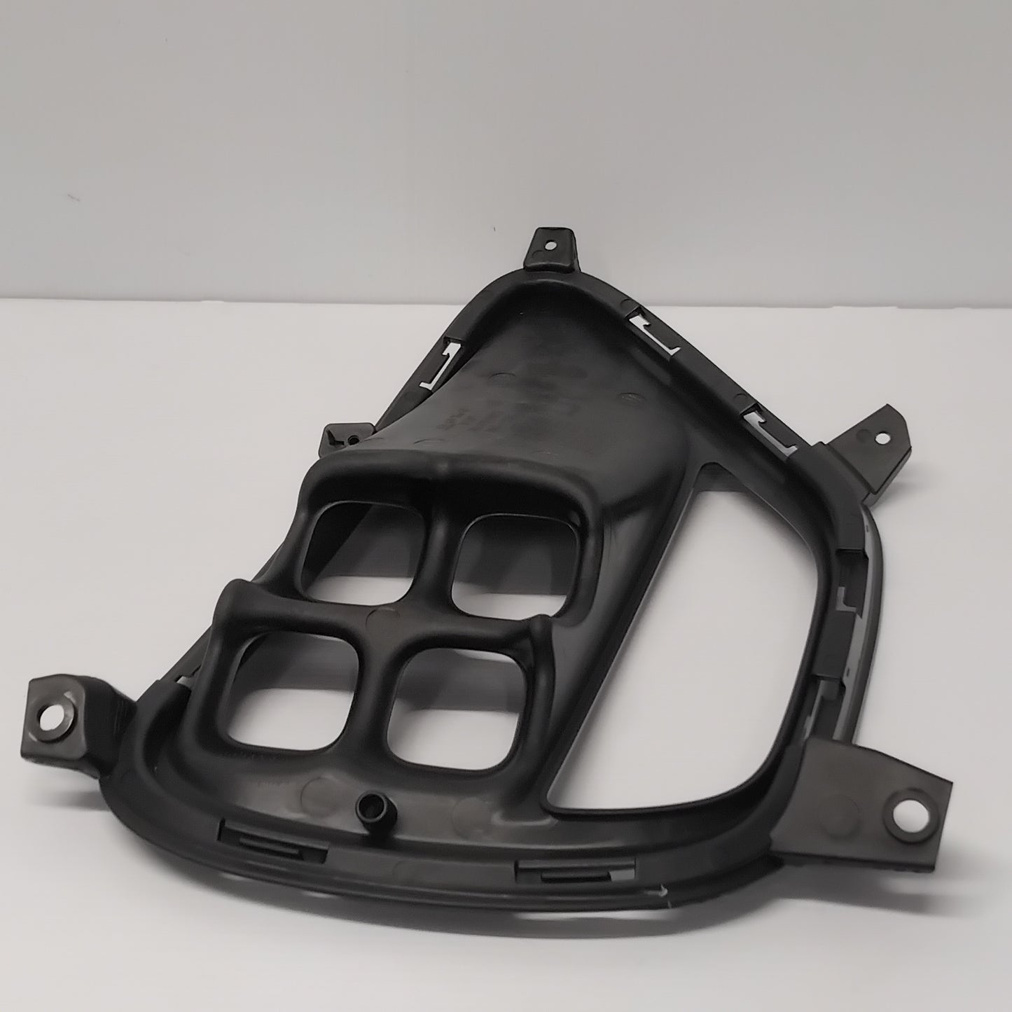 Genuine Kia Grille-Fr Fog Lamp B | 86563A2500