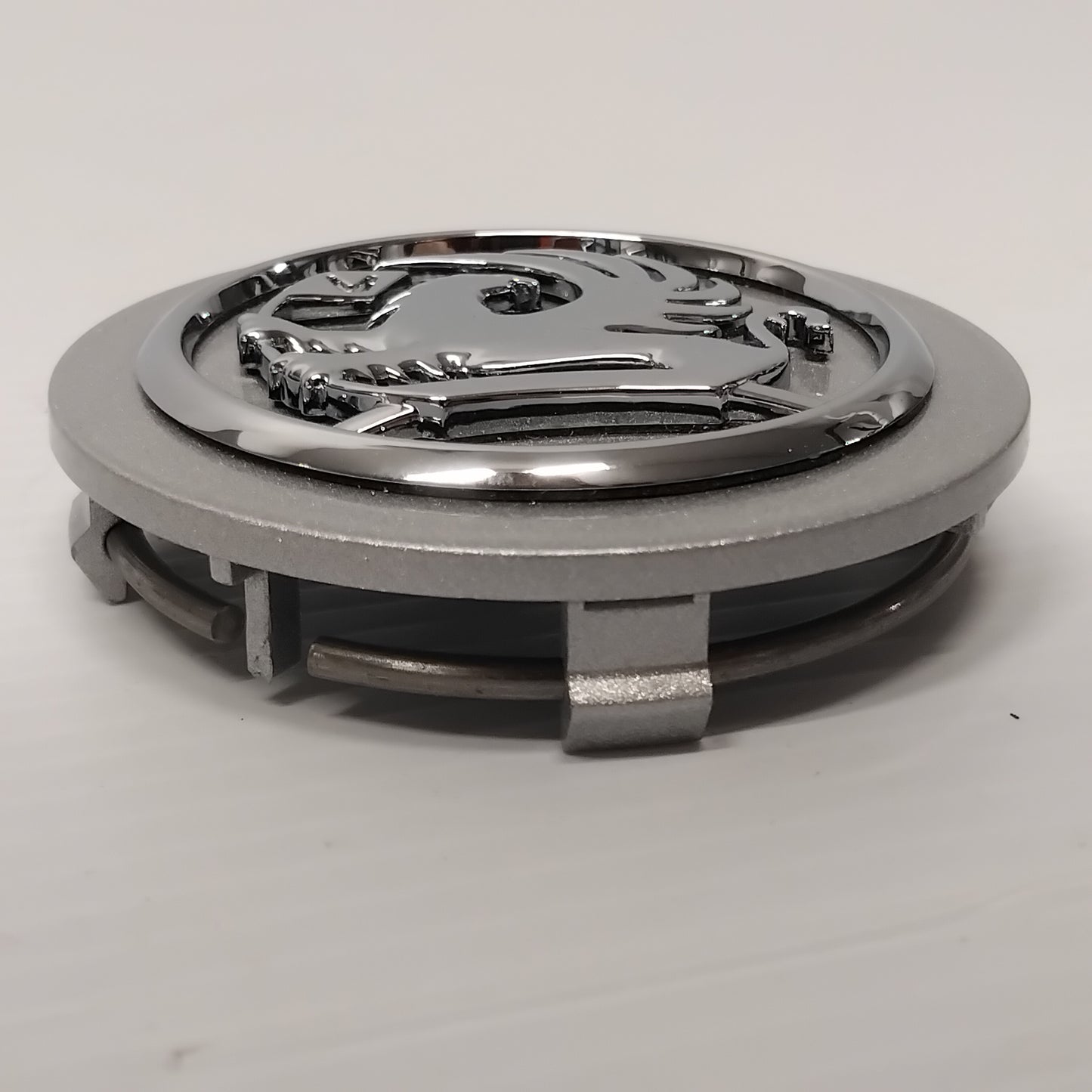 1x Genuine Silver Wheel Hub Cover - Vauxhall Zafria / Vectra / Corsa | 13204651