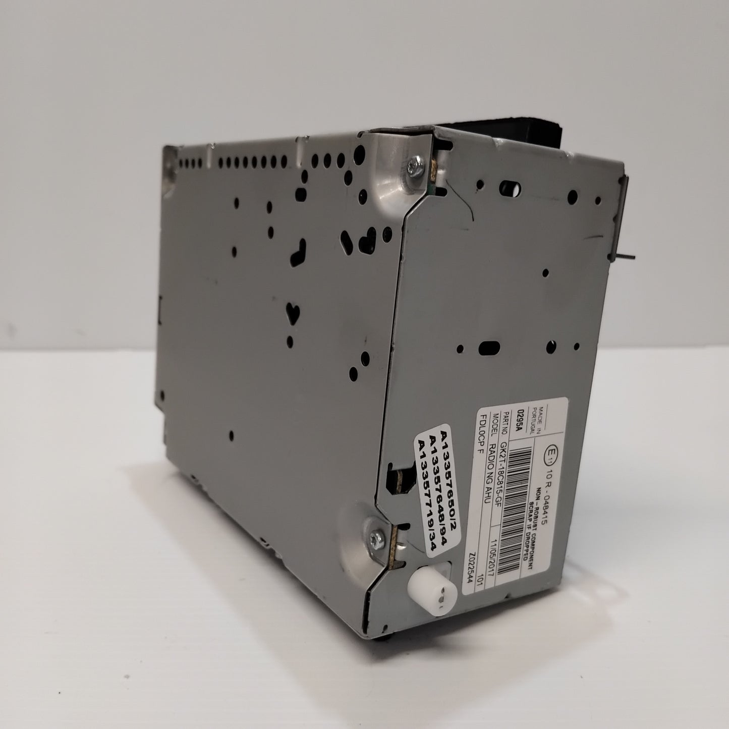 Genuine Ford Radio With Cd Player | 2225954