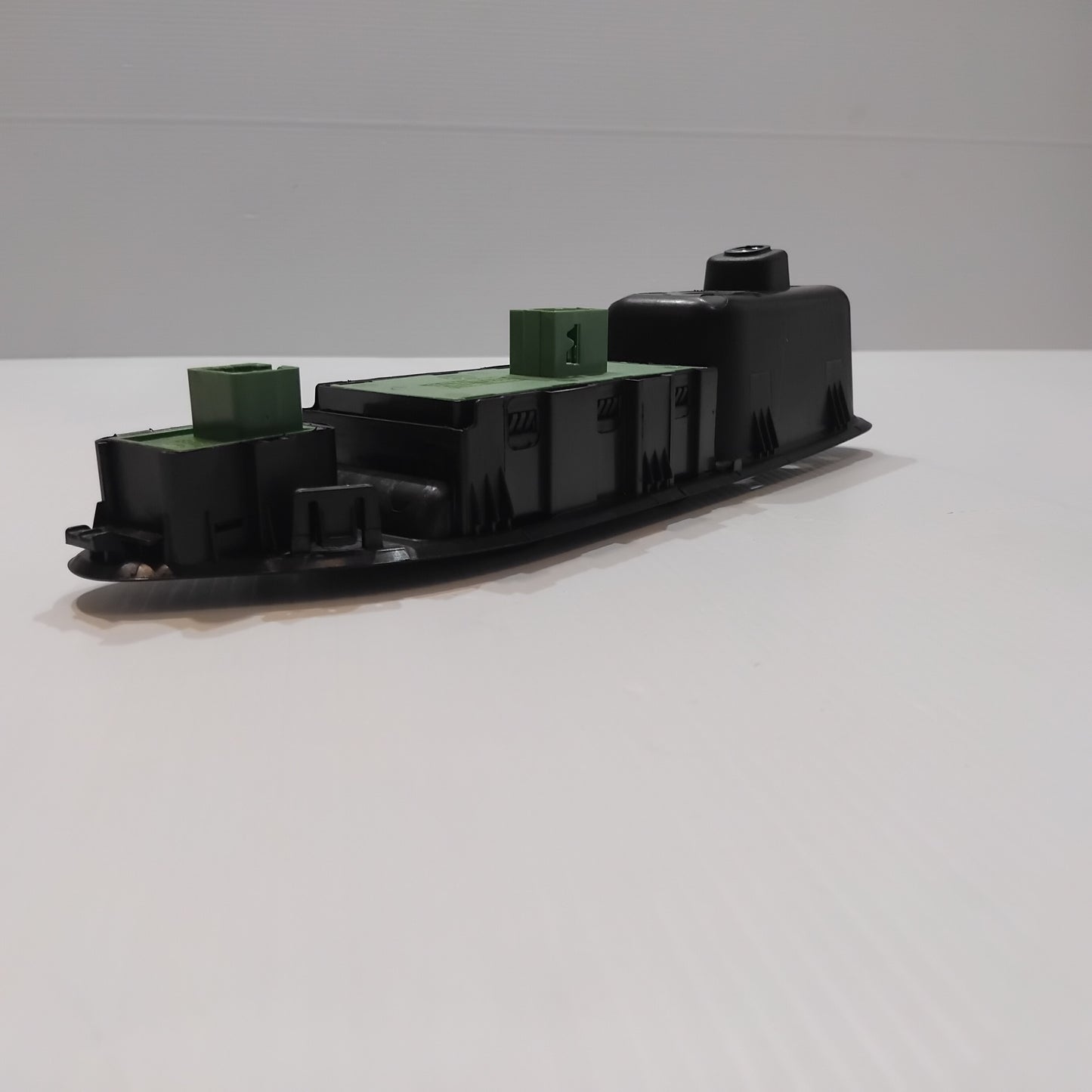 Genuine Front Driver Window Switch Panel - Fiat Tipo 2015-2021 RHD | 735639920