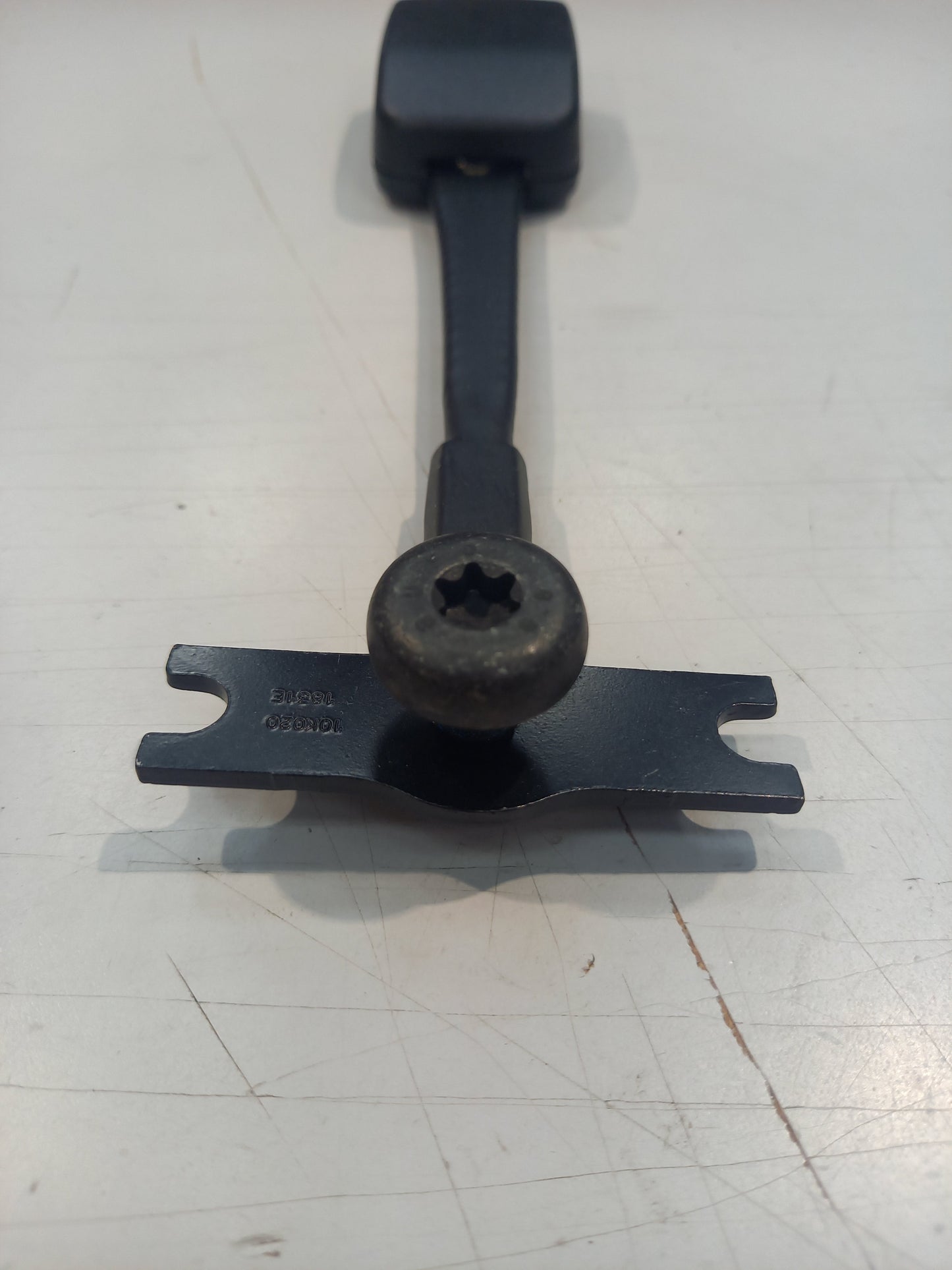 Genuine Ford Buckle Assy - Seat Belt | 1142585