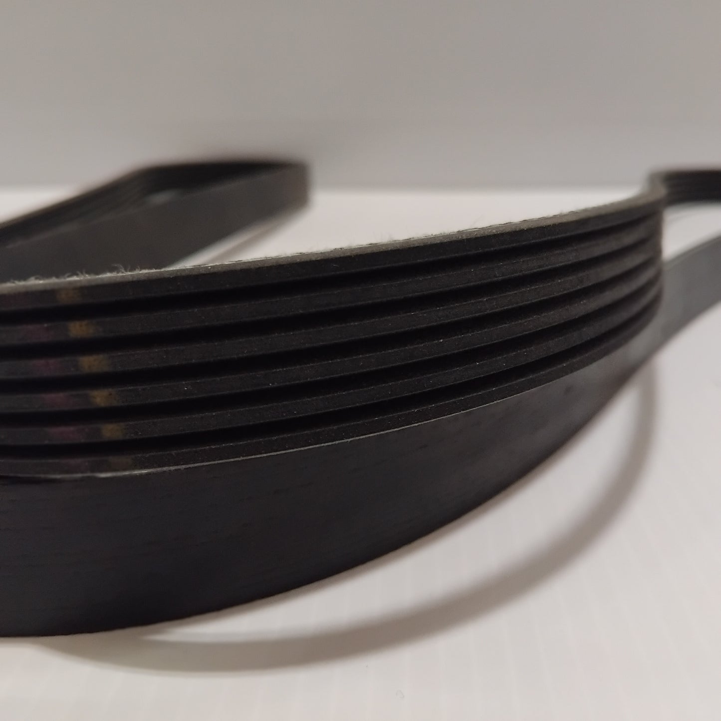 Genuine Alternator V-Belt - Ford Fiesta | 1004486
