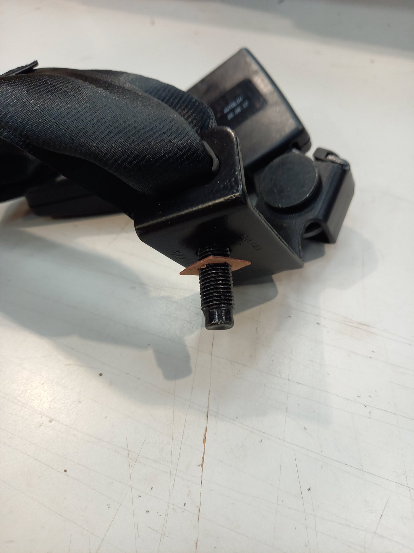 Genuine Hyundai Double Buckle Assy-R | 898300X2004X