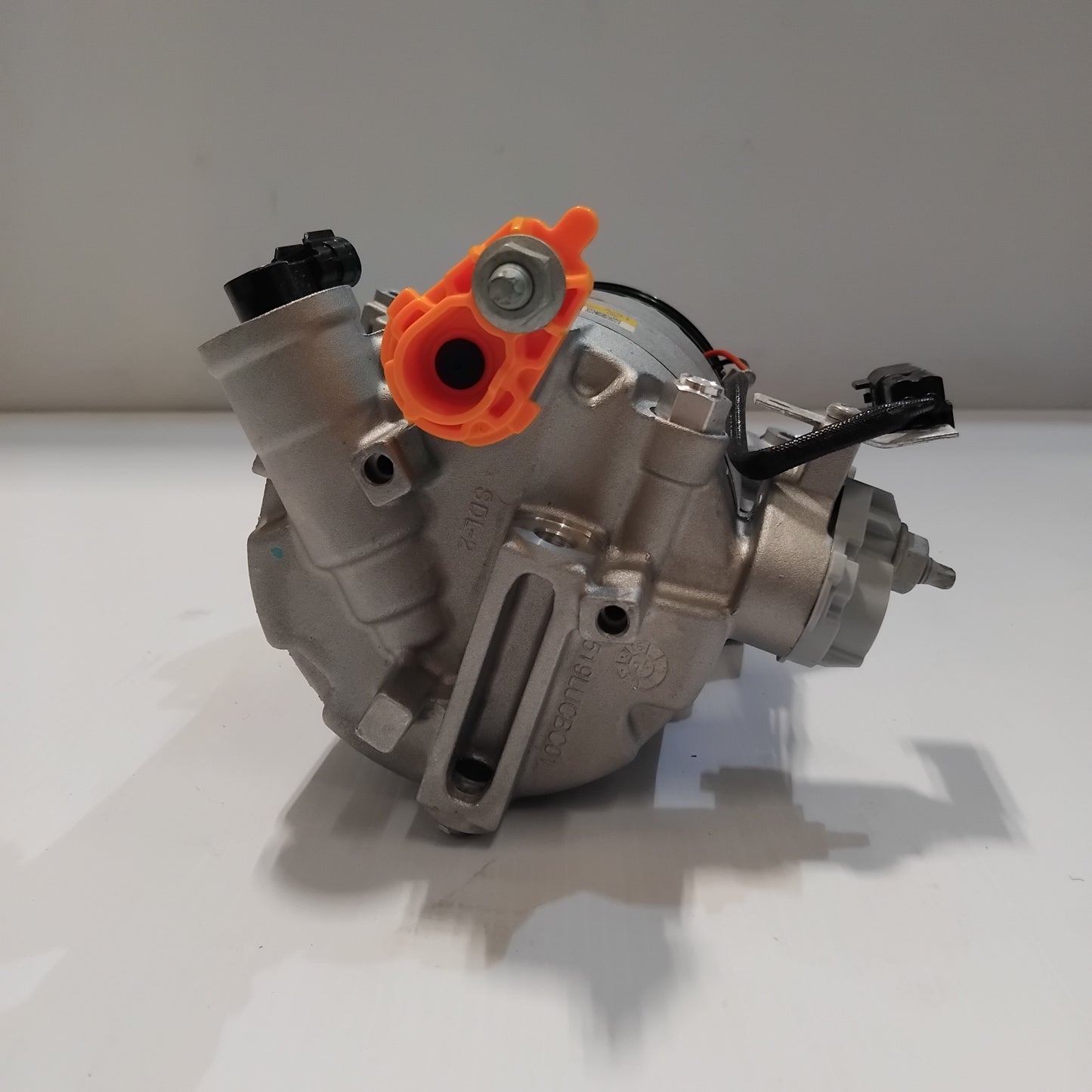 Genuine Air Conditioning Compressor - Ford B-Max / Fiesta | 2021124