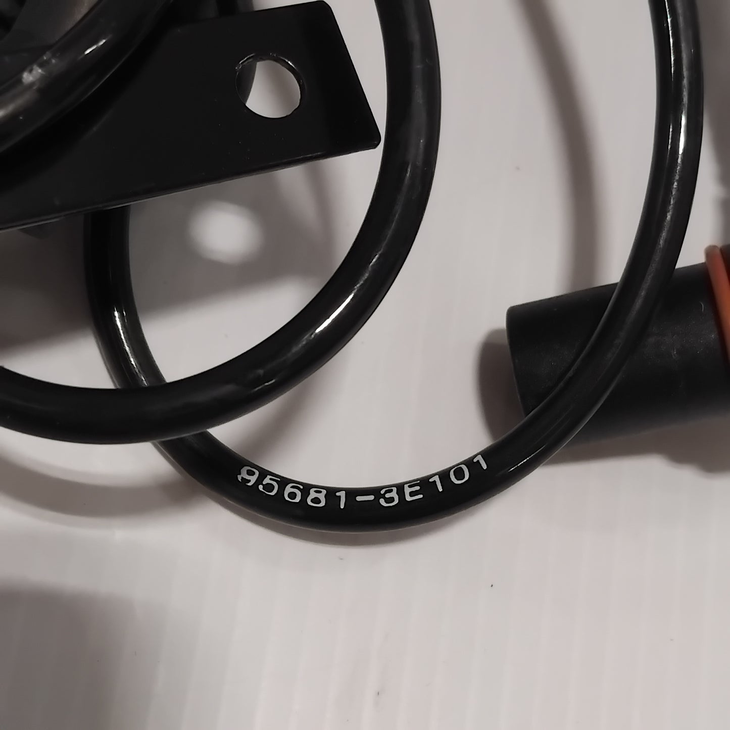 Genuine Kia Sensor Abs Rr Whl Lh | 956813E101