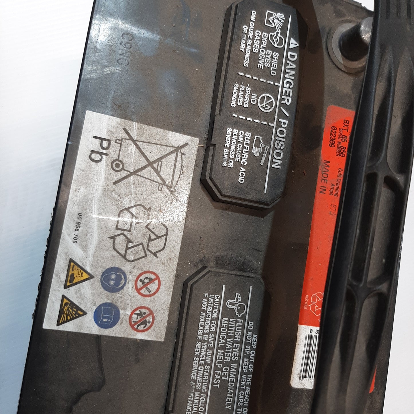 Genuine Ford Battery | 3894013