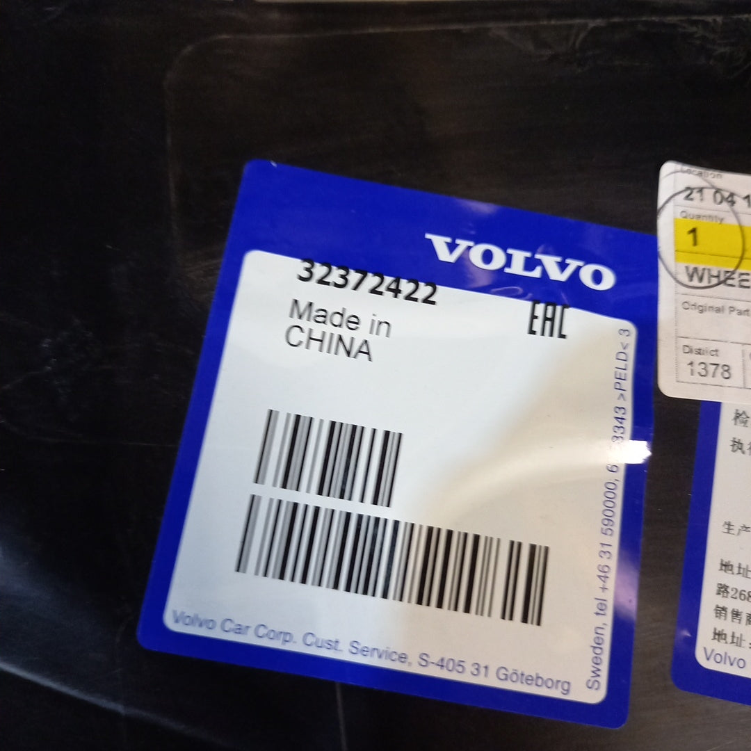 Genuine Front Right Wheel Arch Liner - Volvo XC60 | 32372422