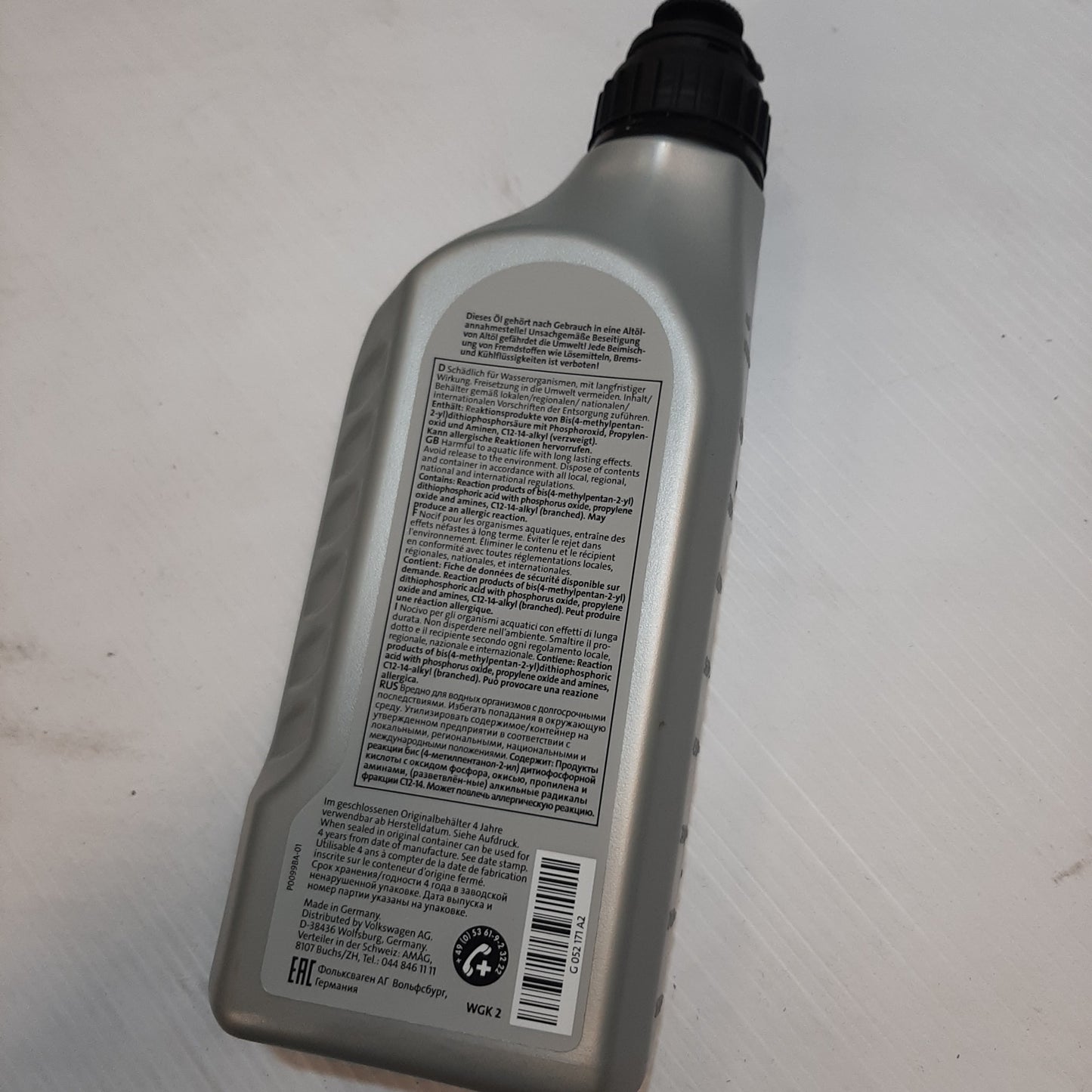 Genuine Volkswagen 6 Speed Manual Transmission Fluid - 1L | G052171A2