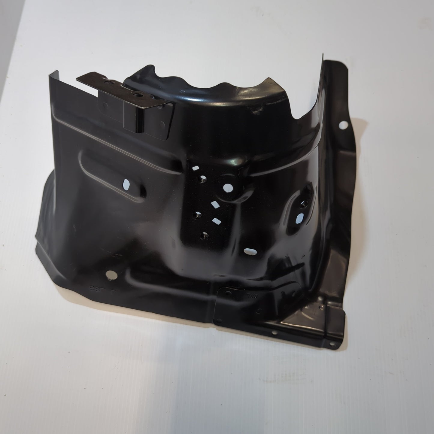 Genuine Fender Apron Left Panel - Suzuki Kei / Swift | 58410-68L00-000