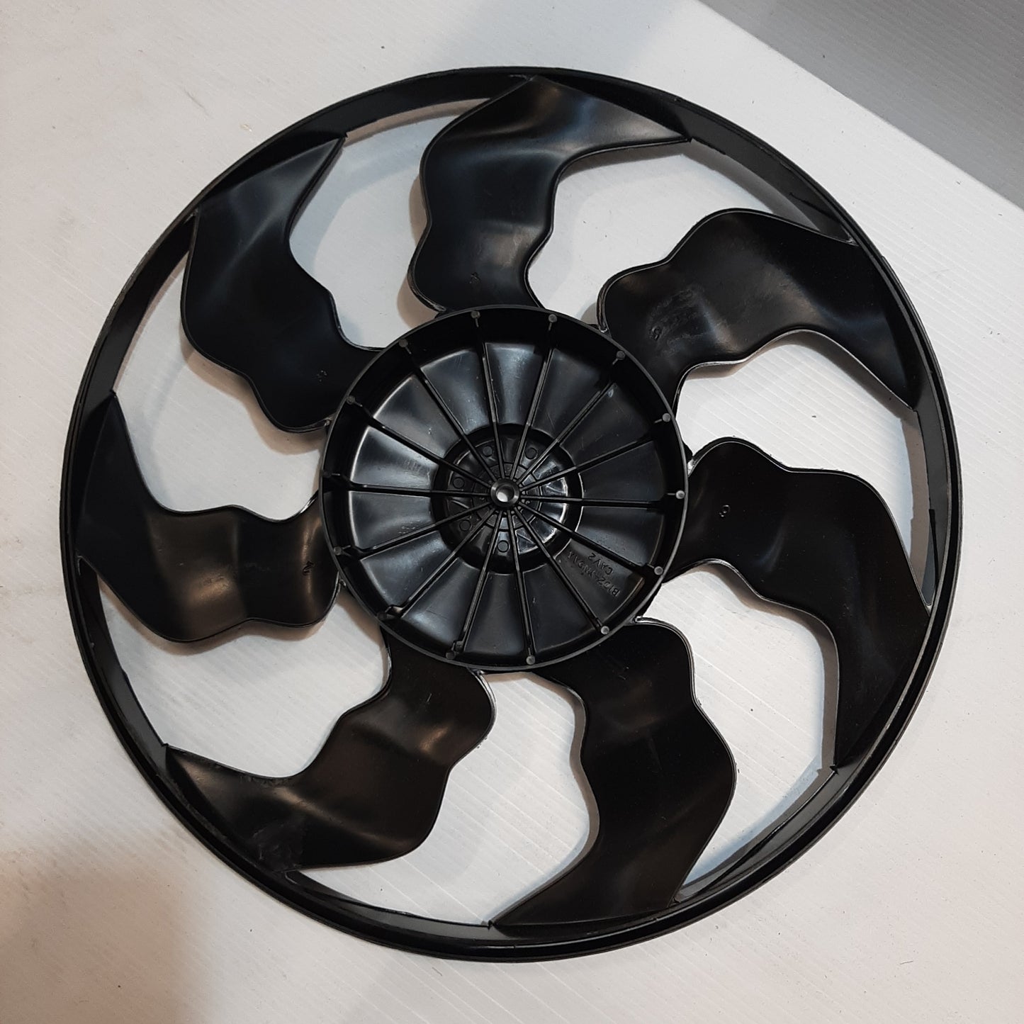 Genuine Engine Cooling Fan - Kia Ceed / Soul / Venga | 252311P390