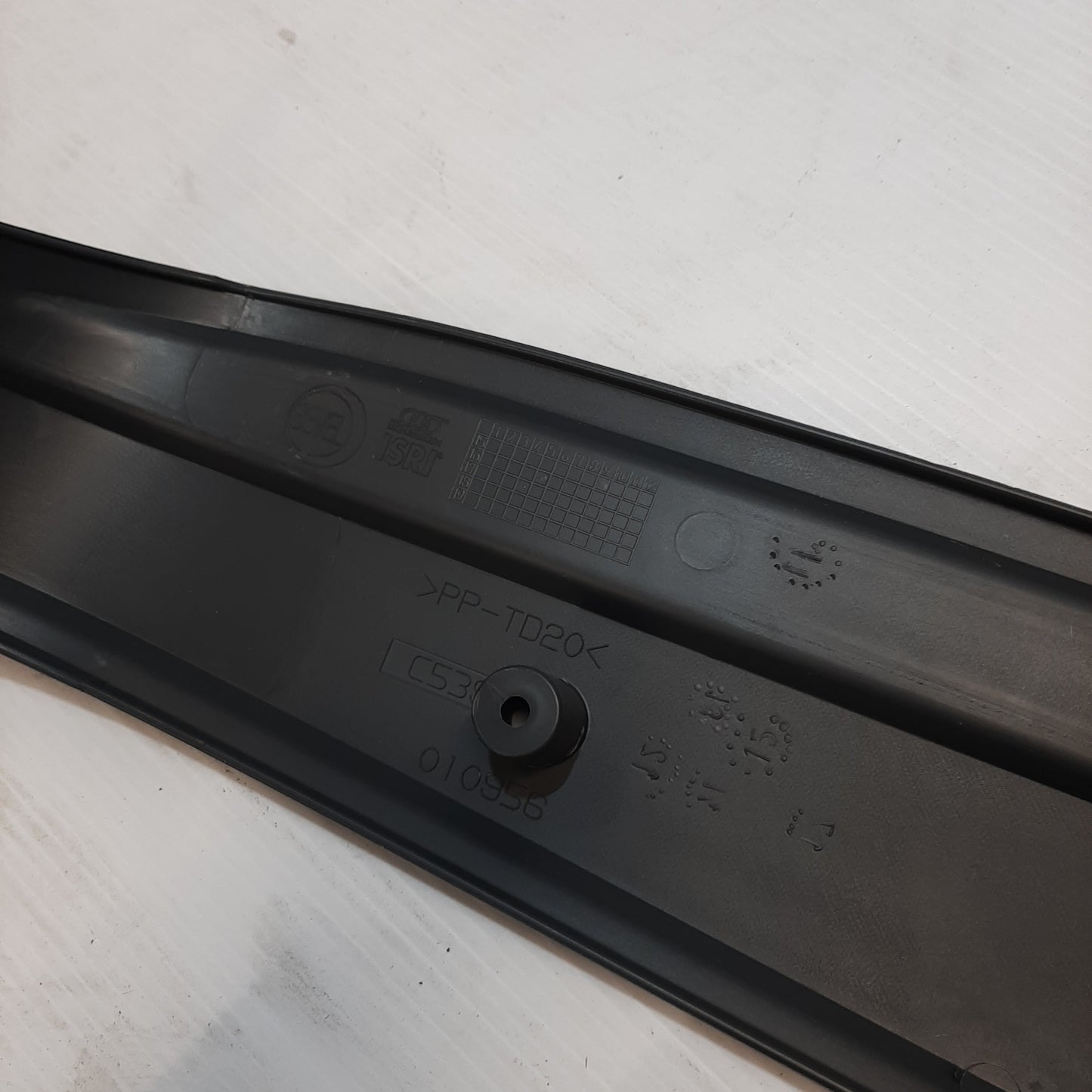 Genuine Fiat Covering | 60911410