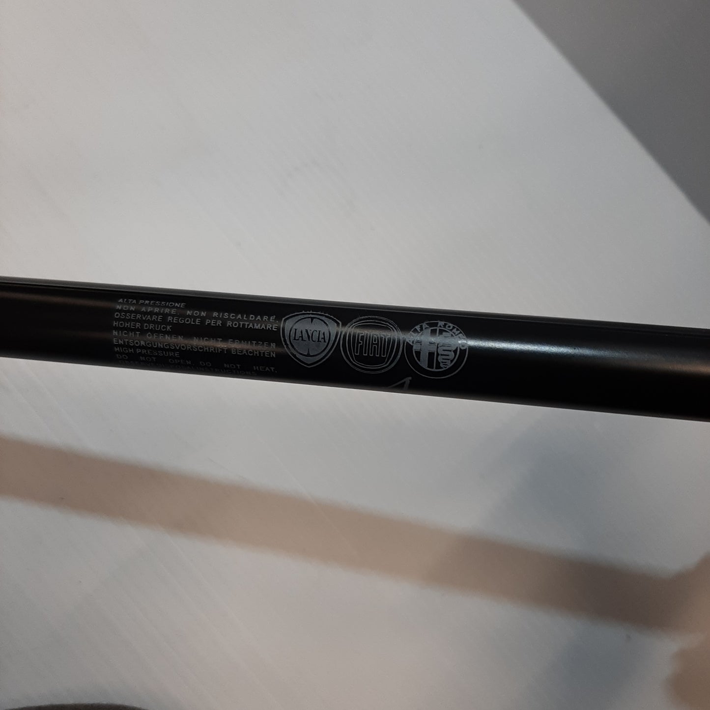 Genuine Boot Prop Strut - Lancia Ypsilon 2018-2024 | 51833625