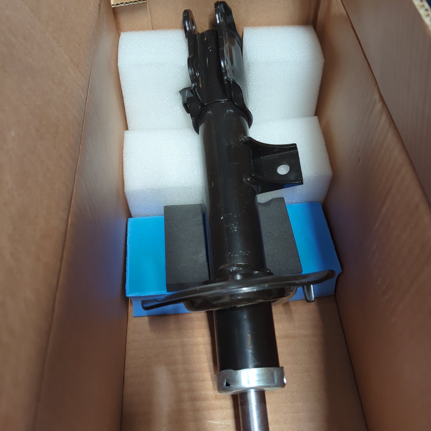 Genuine Front Left Suspension Strut - Kia Sportage 2010-2012 | 546513U000