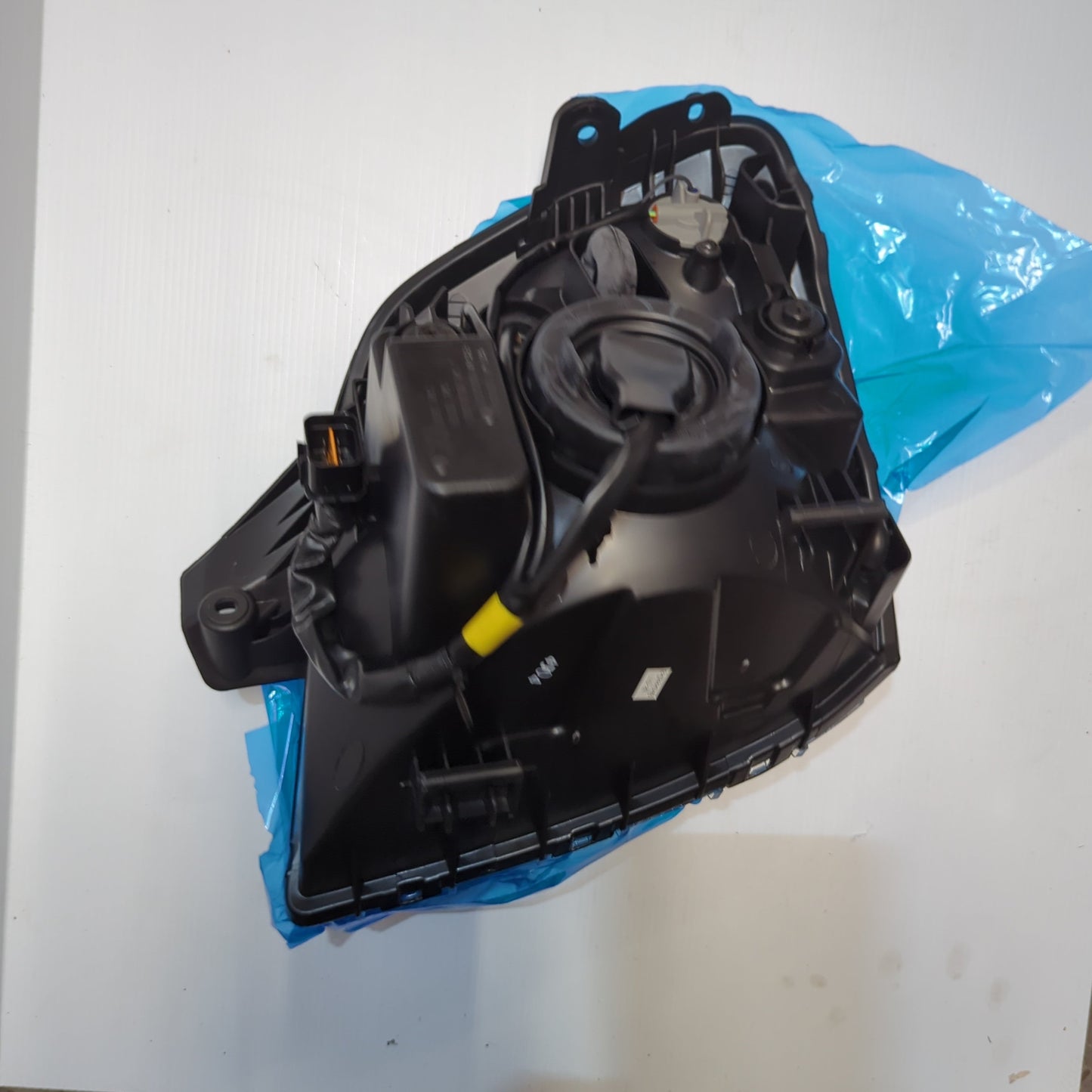 Genuine Kia Lamp Assy-Head,Rh | 9210207021
