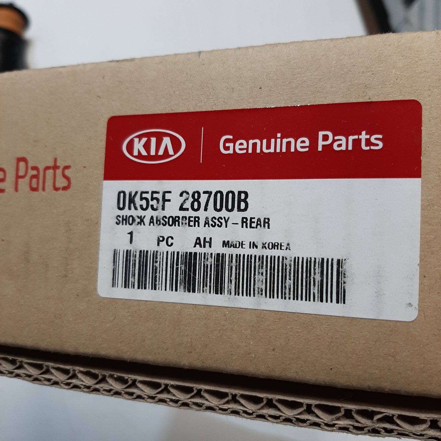 Genuine Rear Shock Absorber - Kia Carinval / Sedona 1999-2005 | 0K55F28700B