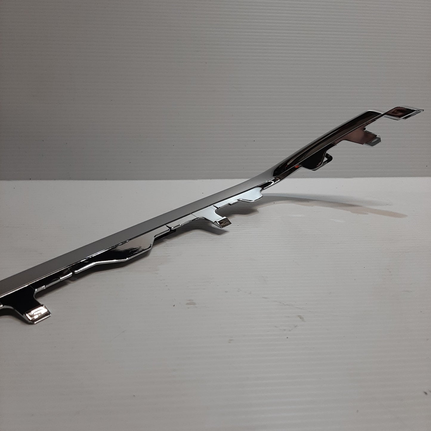 Genuine Radiator Grille Frame - Ford Focus C-Max 2007-2010 | 1513250