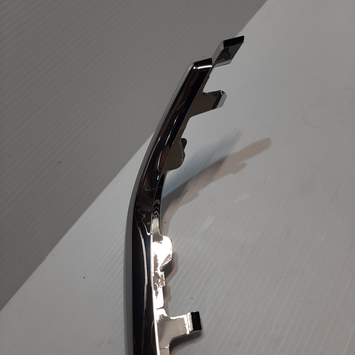 Genuine Radiator Grille Frame - Ford Focus C-Max 2007-2010 | 1513250