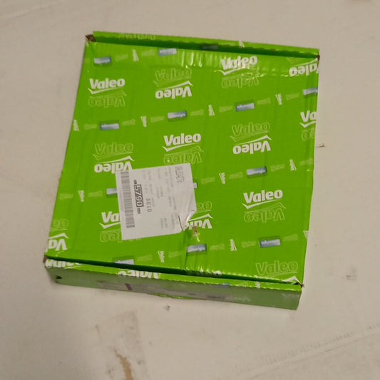 Valeo  - 3 Piece Clutch Kit - For Various Vehicles | 834276