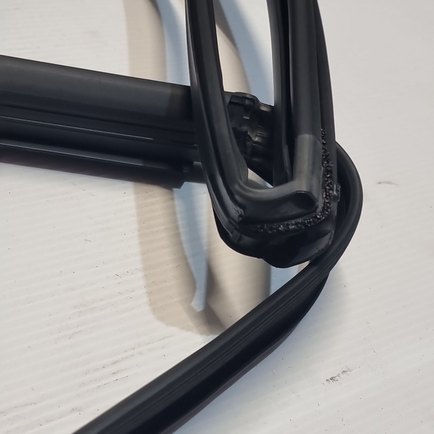 Genuine Suzuki Run,Front Door Glass,R | 83661-61M01-000