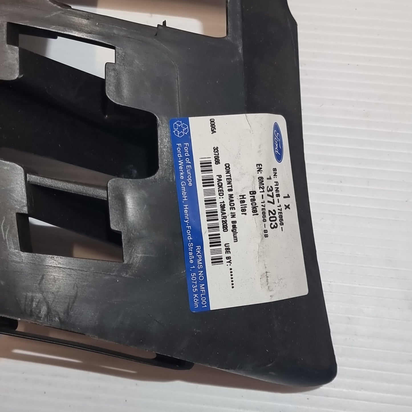 Genuine Ford Bracket | 1377203