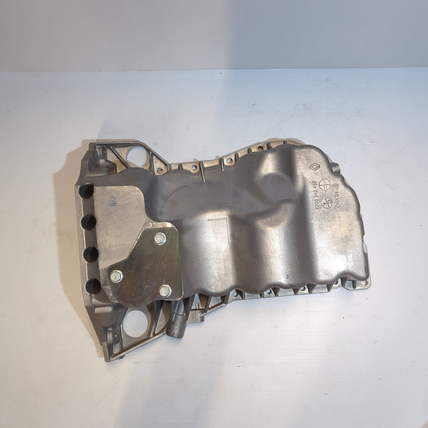 Genuine Sump / Oil Pan - Suzuki Grand Vitara | 11511-67JG2-000