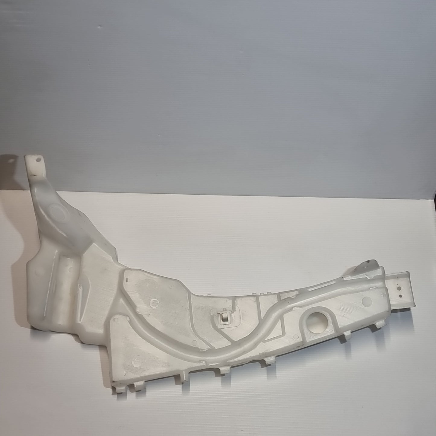 Genuine Windscreen Washer Tank - Ford Focus 2003-2011 | 1383195