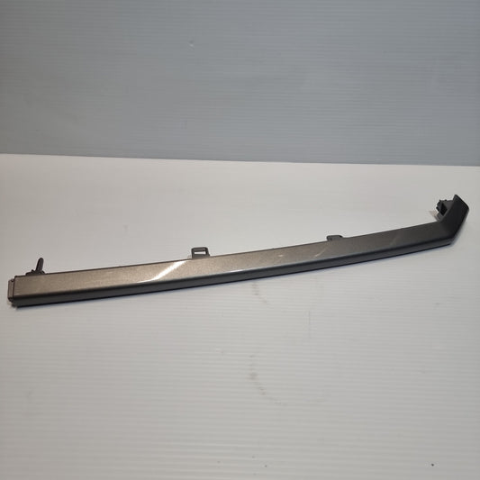 Genuine Suzuki Garnish,Fr Bumper,L(Gr | 71772-86R10-0BK