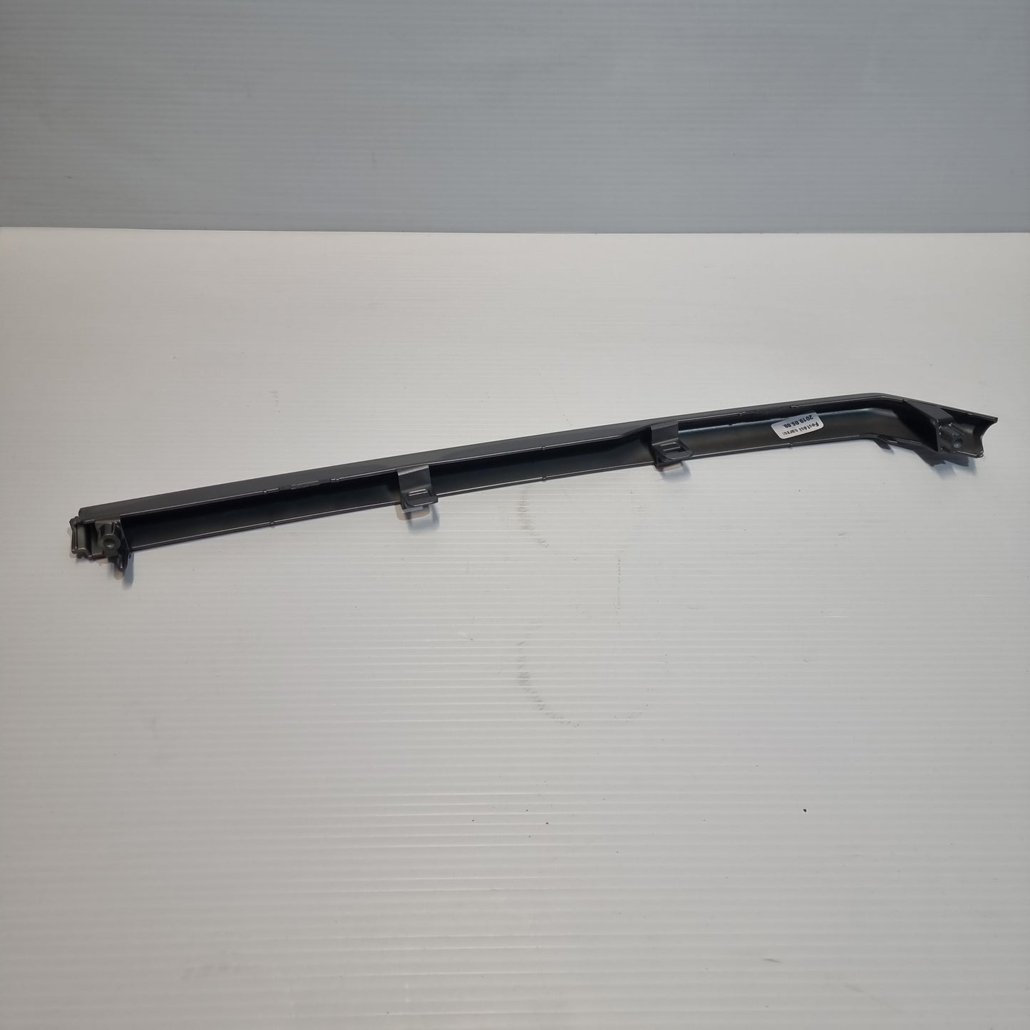Genuine Suzuki Garnish,Fr Bumper,L(Gr | 71772-86R10-0BK